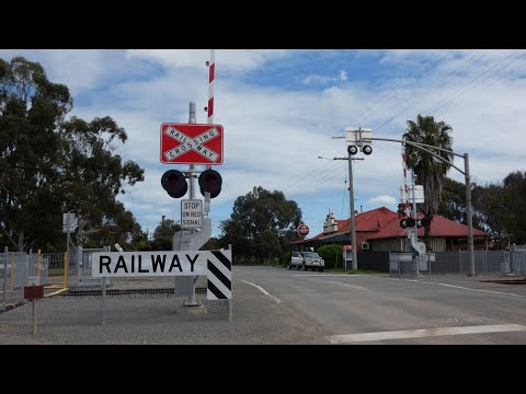 Level Crossing | Wren Street | (Before & After Upgrade) Toolamba, VIC