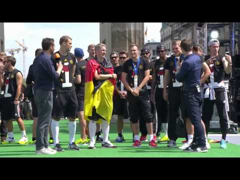 Weltmeister Feier 2014 in Berlin Ankunft und Empfang der Deutschen Nationalmannschaft