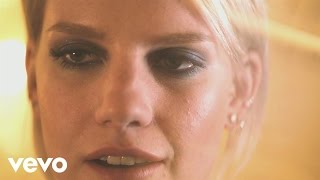 Levina - Nothing More Beautiful (Live &amp; Acoustic) (Official Music Video)