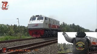 preview picture of video 'Kereta Apa Ini?? Kok Cuman Lokomotif Aja..!!!!'