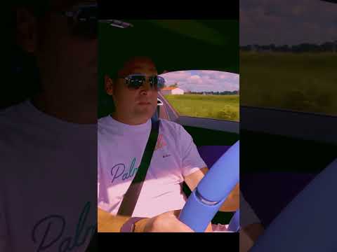 Mclaren Speedtail VS Bugatti Chiron