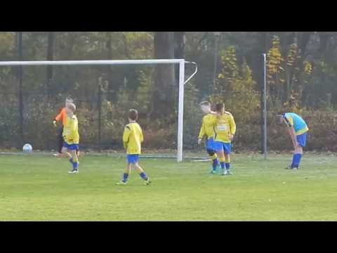 VSC vecht voor de bal, Sonny attent, hij maakt 0-9.