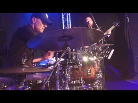 El Greco - Andrzej Święs (bass) & Harry Tanschek smokin drumsolo