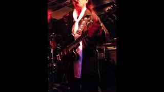 The Easy Outs Wonderbar 2 / 20 / 16