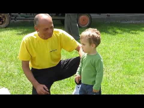 Trijići - Dolazak gostiju na Krstaču 2013