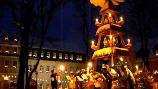 preview picture of video 'Weihnachtliche Klänge mit dem Posaunenchor auf dem Marktplatz Kurort Oberwiesenthal'