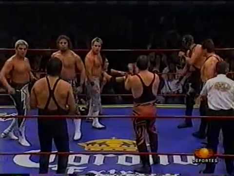 LOS DINAMITA VS HIJO DEL PERRO AGUAYO,LOS GUAPOS 2004