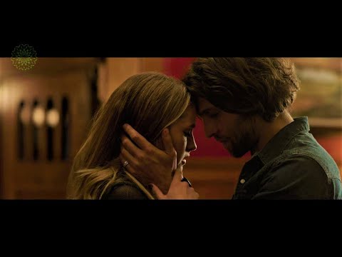 Lights Out - Kiss Scene