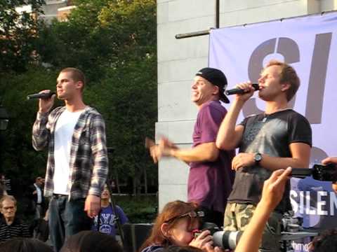 Silent Shout NYC 9/2010. Speakerbox  with Signmark, Brandon & Osmo Ikonen