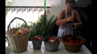preview picture of video 'Cómo hacer conserva de tomate a la manera tradicional'