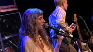 Tennis - "It All Feels The Same" (eTown webisode #364)