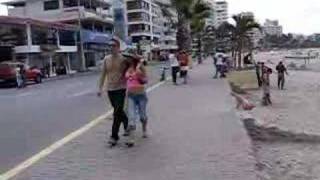 preview picture of video 'Salinas, Ecuador; walking down the Malecon'