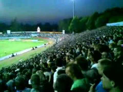 La Ola am Böllenfalltor gegen den FC Bayern München