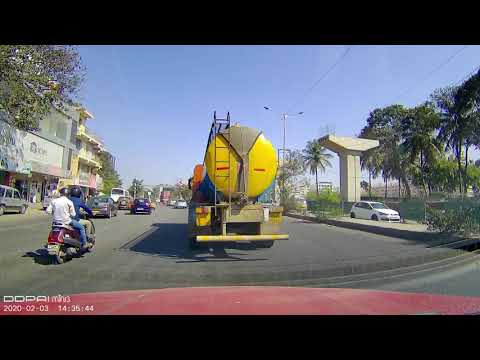 Ecosport vs Milk Truck " Not the Milkman here !!!"