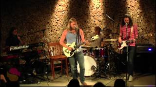 The Bros. Landreth "Runaway Train" www.streamingcafe.net