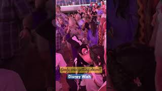 Goofy has some moves! Disney Wish!