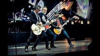 Ligabue - A.A.A. Qualcuno cercasi (Live)