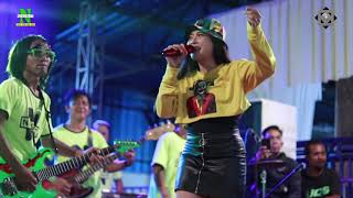 Download lagu DELLA MONIKA - AMBILKAN GELAS(Ningrat Music feat Sunan Kendang) mp3 Download lagu DELLA MONIKA - AMBILKAN GELAS(Ningrat Music feat Sunan Kendang) mp3