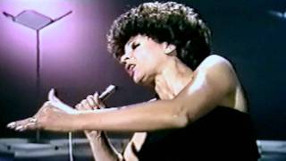 Shirley Bassey - The Way A Woman Loves (1976 Show #2)