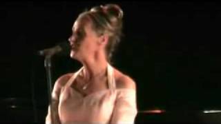 Download lagu Lisa Gerrard Live - Now We Are Free Gladiator Score mp3