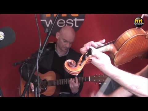 LOUISE ATTAQUE J't'emmène au vent (acoustique Hit West - 2016)