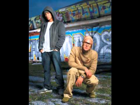Eminem Feat. Yelawolf - Wiggas In Paris ( New 2012 )