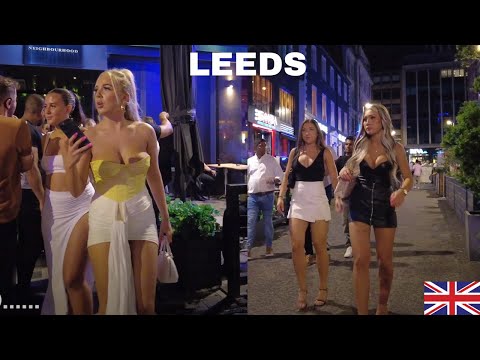 LEEDS CITY ENGLAND UK NIGHTLIFE WALK