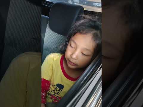 Mama Ara Kaget Temani Papa Makan Berhenti D Garut Dedek Bangun Tidur D Mobil. Jgn Tutup Kaca Dek 😴🚘