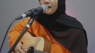 Download lagu Status wa Regita echa senyumannya bikin meleleh(akustik) mp3
