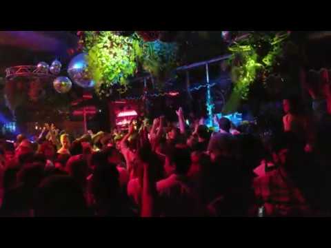 Nora en Pure at Club Space