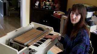 Video thumbnail for Inside a Mellotron M400: How the Mellotron Works by Bell Tone Synth Works
