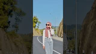 Download lagu 4 Ide Pose Foto Hijabers Di Jalan mp3
