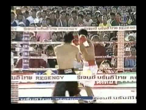 Poonsawat Krantindaenggym | Moises Castro 1/4