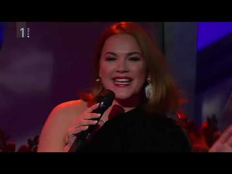 Rebeka Dremelj in Sebastian: Primi me za roko (izsek iz oddaje Vikend paket)