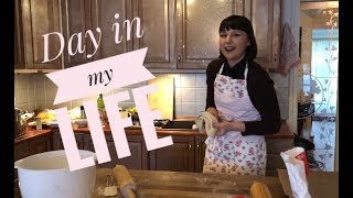 Day In My Life - Feathers, Pizza and Thrifting