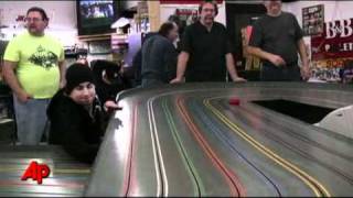 Wis. Race Car Enthusiasts Take Up Retro Hobby