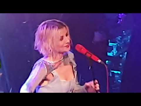 Cornelia Jakobs "Fine"