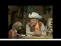 Roy Rogers shows Kermit how to Yodel