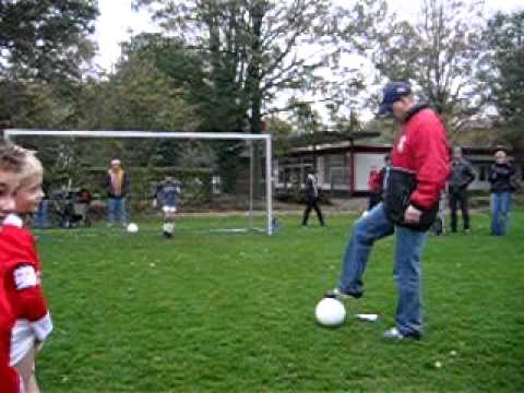 Maarten stopt, Lars scoort penalty (27 okt 2007: Rhode F10-Rhode F7)