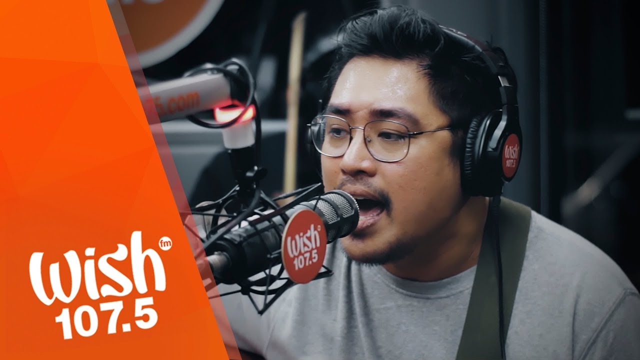 December Avenue performs “Sa Ngalan ng Pag-ibig