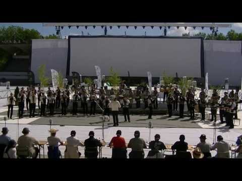 Bagad Kerlenn-Pondi concours des bagadoù 1ère catégorie Lorient 2013