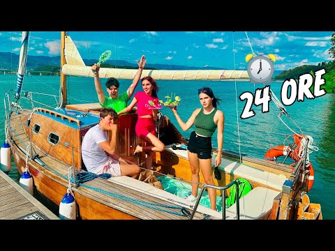 24 ore in una BARCA PERICOLOSA DI DUE COLORI🩷💚 - by Charlotte M.