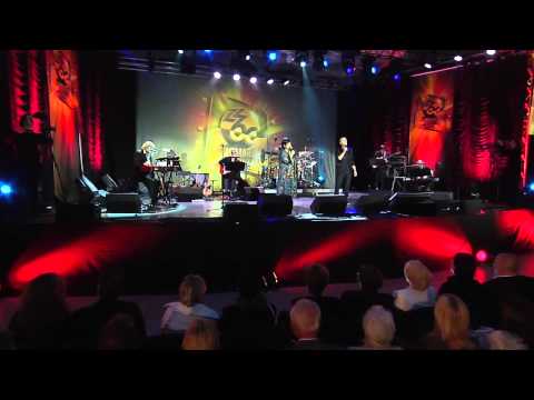 "Kā debesis" mūz.Z.Liepiņš,vārdi V. Kalniņš, dzied Mirdza Zīvere, Artūrs Šingirejs(Dons)