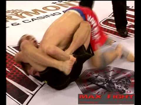 Роберто Петров Дупница vs  Димитър Костов ВарнаMAXFIGHT 26