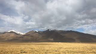 preview picture of video 'Landscape along the railroad to Tibet'