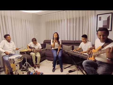 Faniah's Band  -  Tsaroako tsara