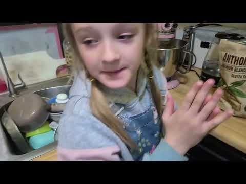 Baking coffee cake with Arianna ( готовим тортик) 2.11.23