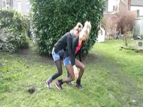 Rihanna, Pitbull, Bingo players