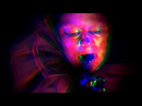 Weird Girls Project - Stikla