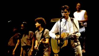Talking Heads - Girlfriend is Better (Live in Burlington, Vermont October 1, 1983)